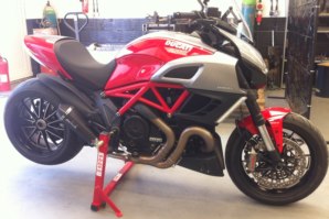 abba Stand on Ducati Diavel