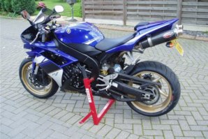abba Motorcycle Stand on Yamaha R1
