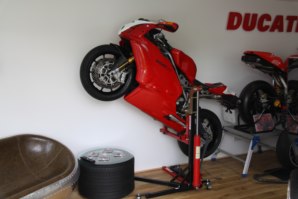 Ducati 999 lifted on abba Sky Lift